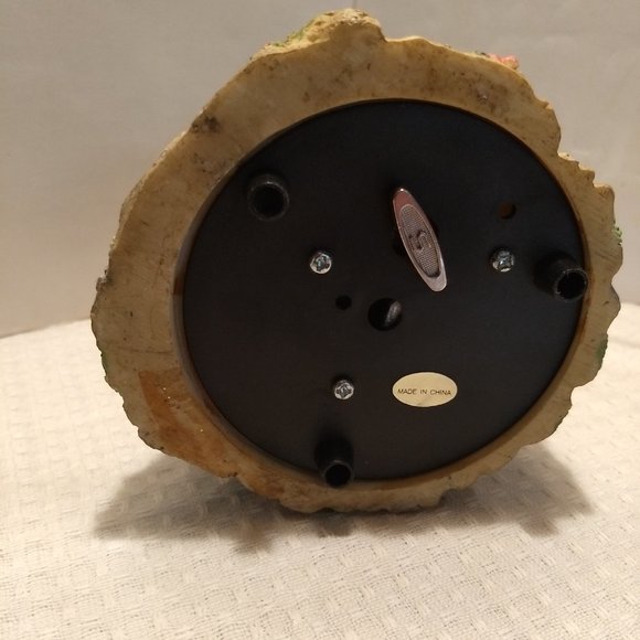 Lighthouse Musical Snowglobe - Picture 3 of 9